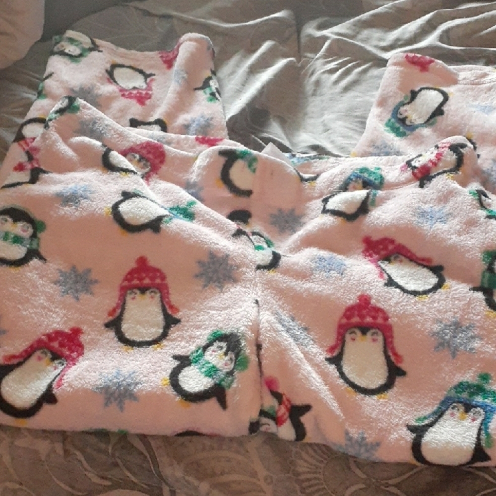 Like NEW Xl Kids Or Adults Fleece Penguin PJS